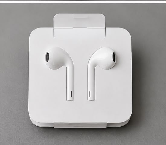 Premium White Wired Earphones – Clear Sound & Comfortable Fit